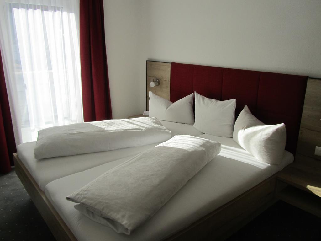 Appartements Kroner Nauders Kamer foto