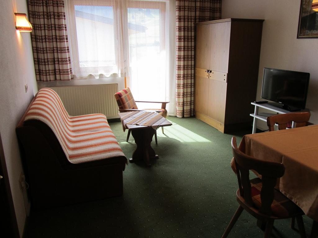 Appartements Kroner Nauders Kamer foto