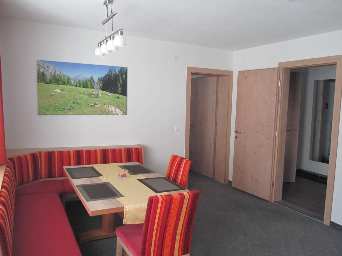 Appartements Kroner Nauders Buitenkant foto